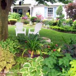 Front yard lawn chairs add curb appeal