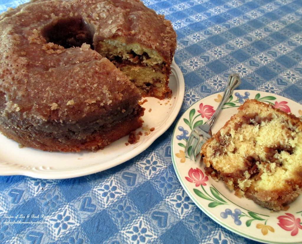 https://ourfairfieldhomeandgarden.com/its-apple-season-make-a-heavenly-apple-cake-with-a-sugary-crust-and-make-your-house-smell-divine/