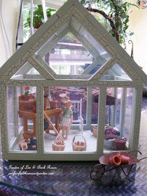 https://ourfairfieldhomeandgarden.com/diy-project-create-your-own-fairy-terrarium/
