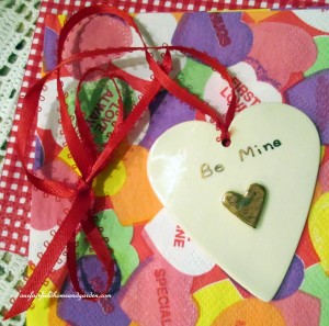 porcelain heart https://ourfairfieldhomeandgarden.com/be-my-valentine-valentine-decor/