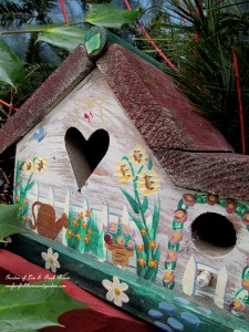 A tiny heart for Valentine's Day ! https://ourfairfieldhomeandgarden.com/heart-home-valentines-day-is-coming/