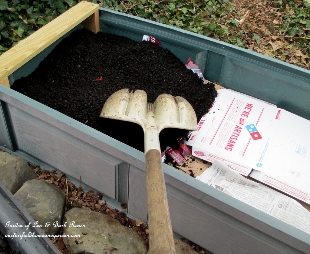 https://ourfairfieldhomeandgarden.com/diy-project-raised-beds-for-free/ layers of straw, a neighbor's weeds, newspaper and cardboard topped with good compost