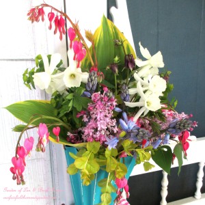 ~ May Day Basket ~ https://ourfairfieldhomeandgarden.com/diy-project-gather-flowers-for-a-may-day-basket/