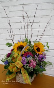 My Country Flower Basket https://ourfairfieldhomeandgarden.com/diy-project-country-flower-basket/