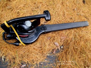 ... but a leaf blower speeds things up ! https://ourfairfieldhomeandgarden.com/diy-tucking-the-garden-in-for-the-winter-at-our-fairfield-home-garden/