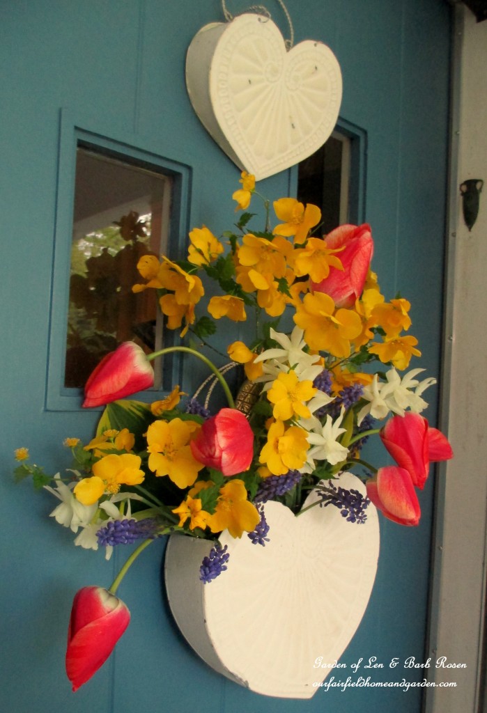 Fresh flowers https://ourfairfieldhomeandgarden.com/fresh-flower-basket-for-may-day-or-mothers-day/