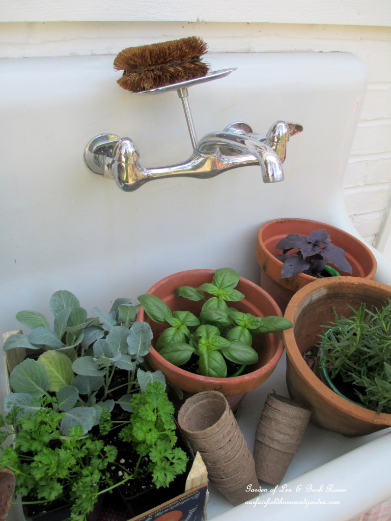 potting bench https://ourfairfieldhomeandgarden.com/its-about-blooming-time-spring-potting-time/