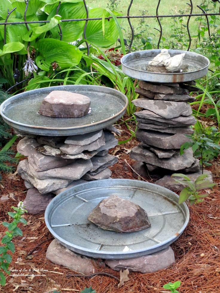 Stacked Stone Birdbaths https://ourfairfieldhomeandgarden.com/diy-project-stacked-stone-bird-baths/