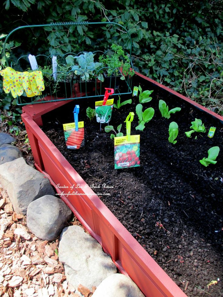 Raised Beds for Free https://ourfairfieldhomeandgarden.com/diy-project-raised-beds-for-free/