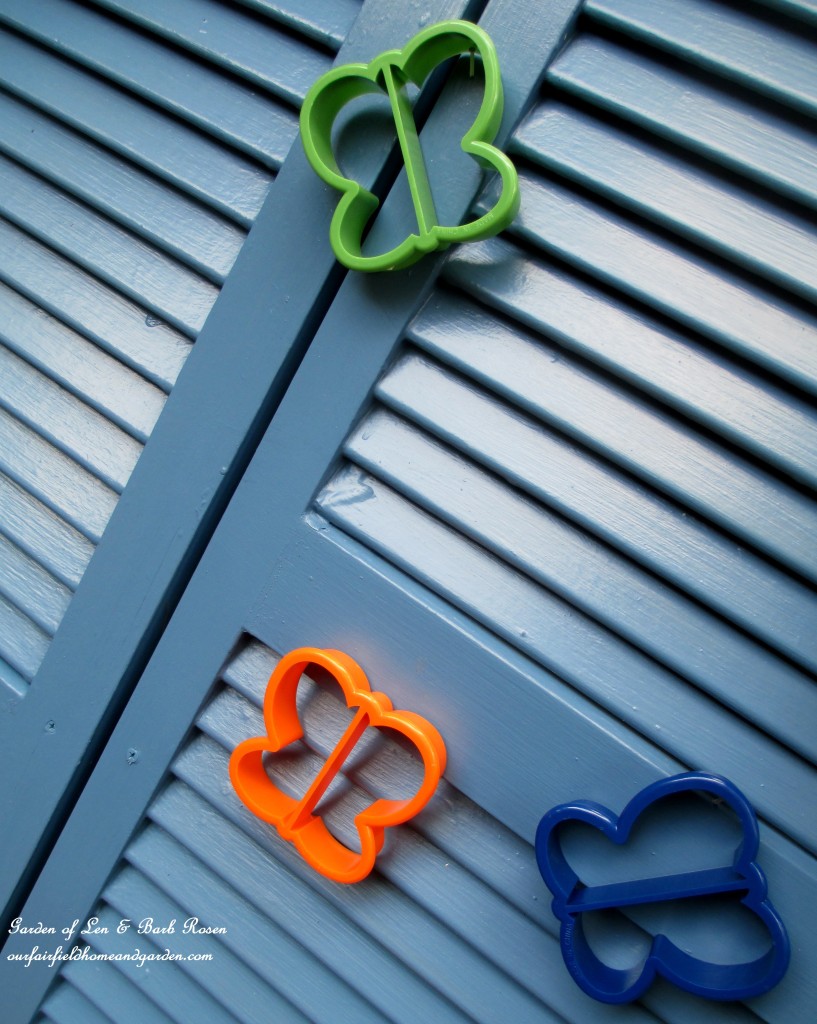 Cookie Cutter Fence Accents https://ourfairfieldhomeandgarden.com/kitschy-kitchen-garden-accents/