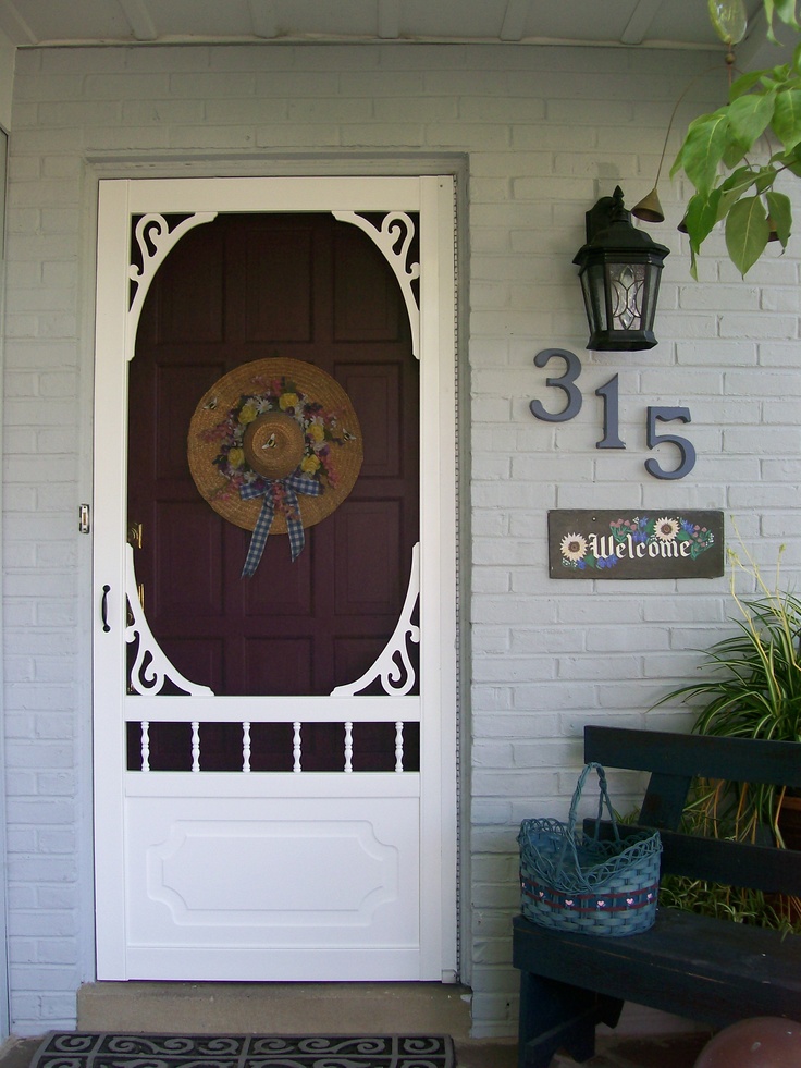 A Screen Door Welcome https://ourfairfieldhomeandgarden.com/a-trip-down-memory-lane-my-former-garden/