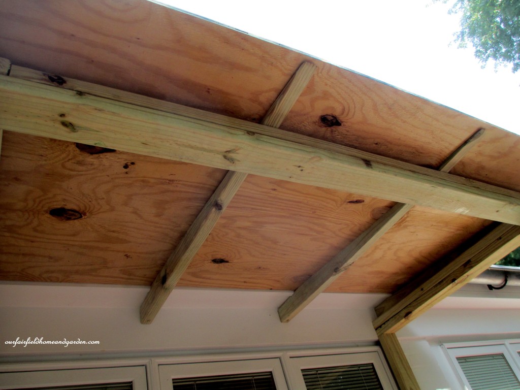 Catio https://ourfairfieldhomeandgarden.com/build-a-catio-a-tiny-screen-house-for-kitty-cats/
