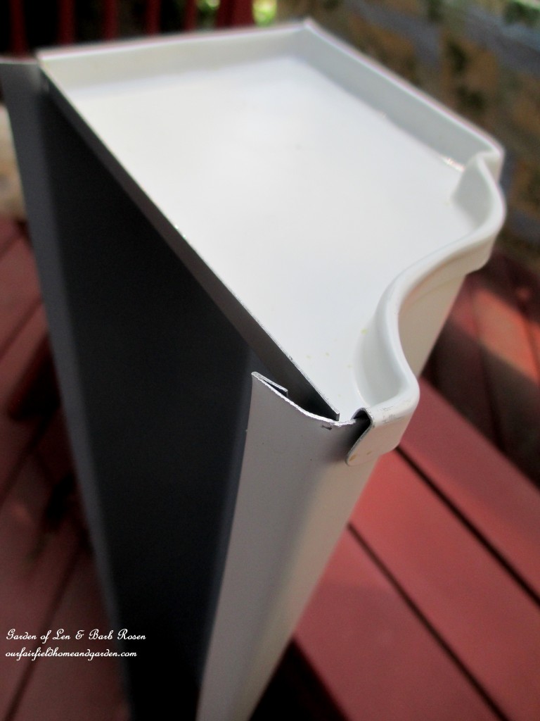 End Cap Placement https://ourfairfieldhomeandgarden.com/diy-windowsill-windowboxes/