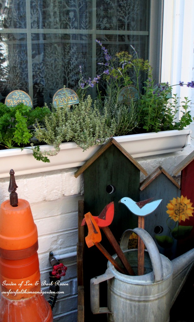 Windowsill Windowbox https://ourfairfieldhomeandgarden.com/diy-windowsill-windowboxes/