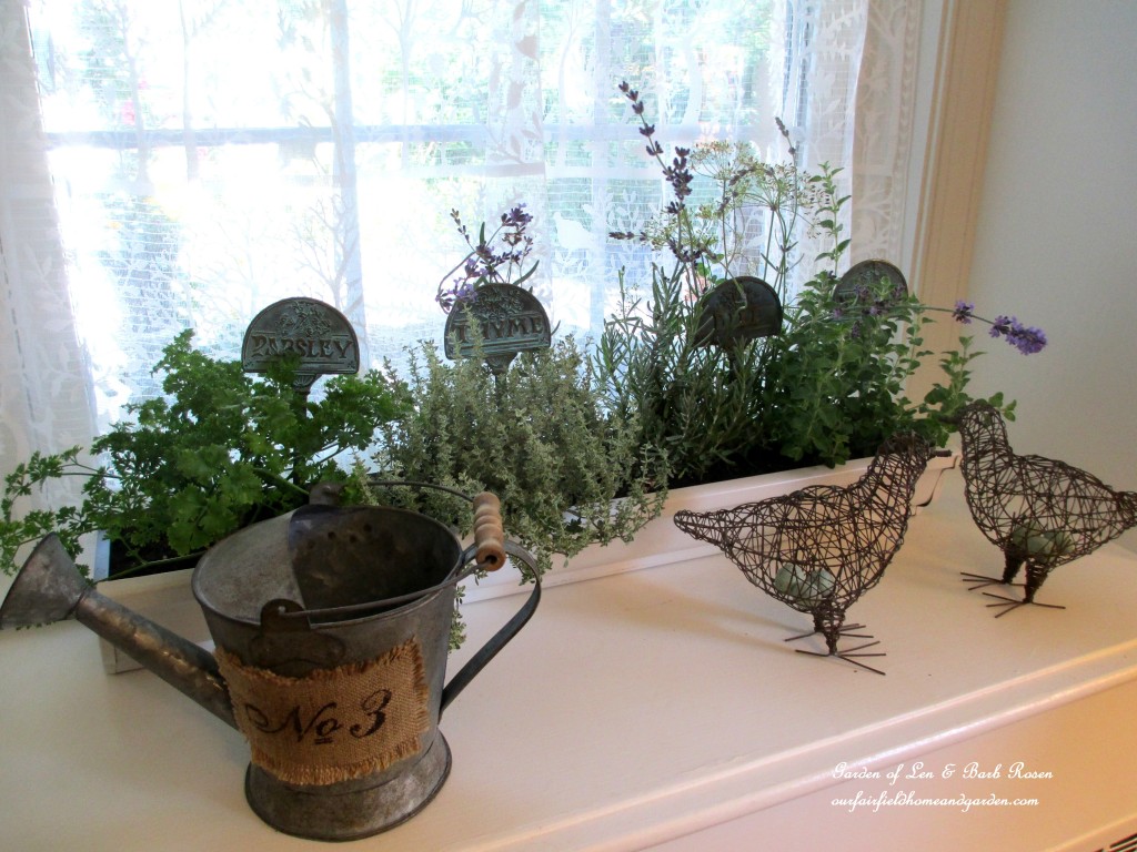 Kitchen Herbs https://ourfairfieldhomeandgarden.com/diy-windowsill-windowboxes/