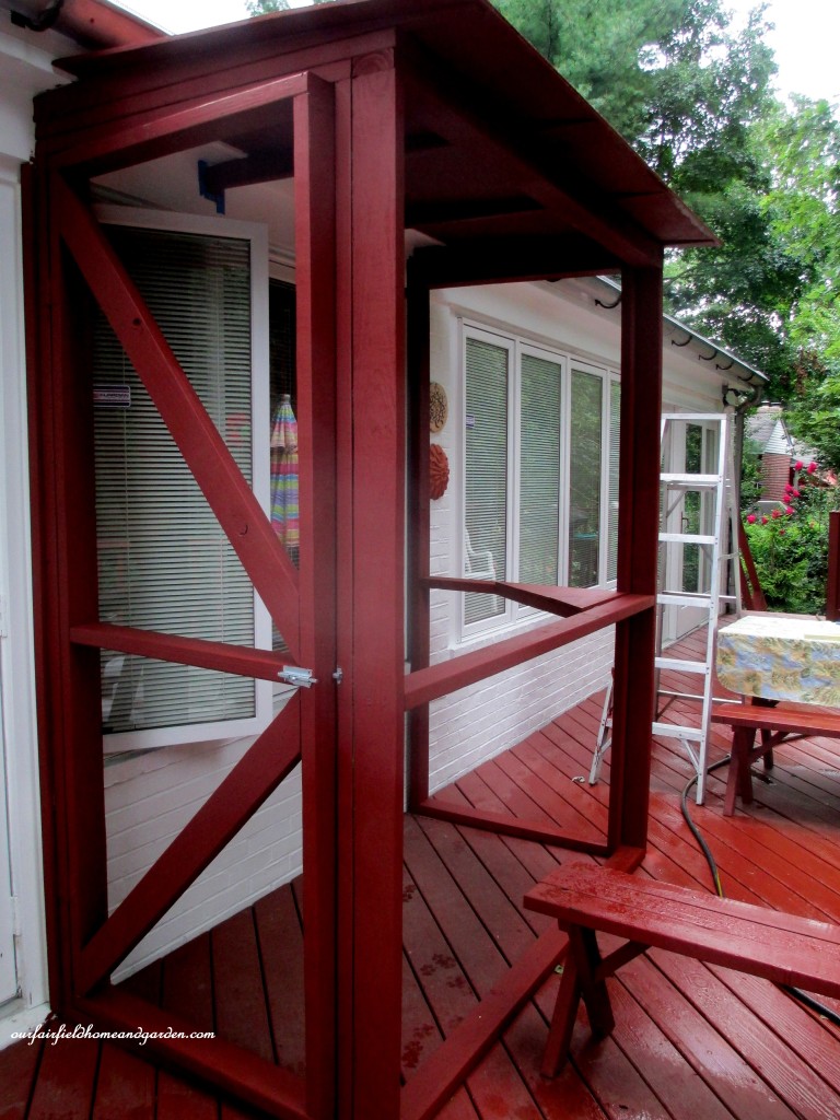 Painted Catio Frame https://ourfairfieldhomeandgarden.com/build-a-catio-a-tiny-screen-house-for-kitty-cats/