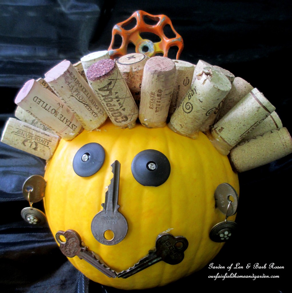 Junk O'Lantern https://ourfairfieldhomeandgarden.com/diy-make-a-junk-olantern/