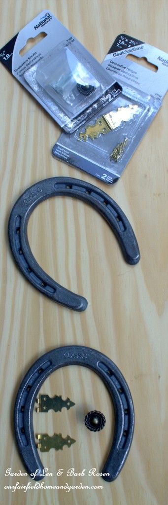 Horseshoe Fairy Door https://ourfairfieldhomeandgarden.com/diy-horseshoe-fairy-door/