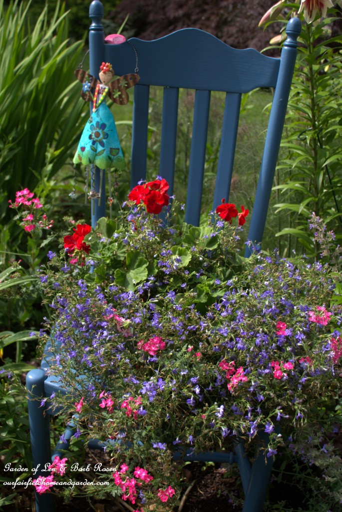 DIY ~ Chair Planter https://ourfairfieldhomeandgarden.com/diy-chair-planter/