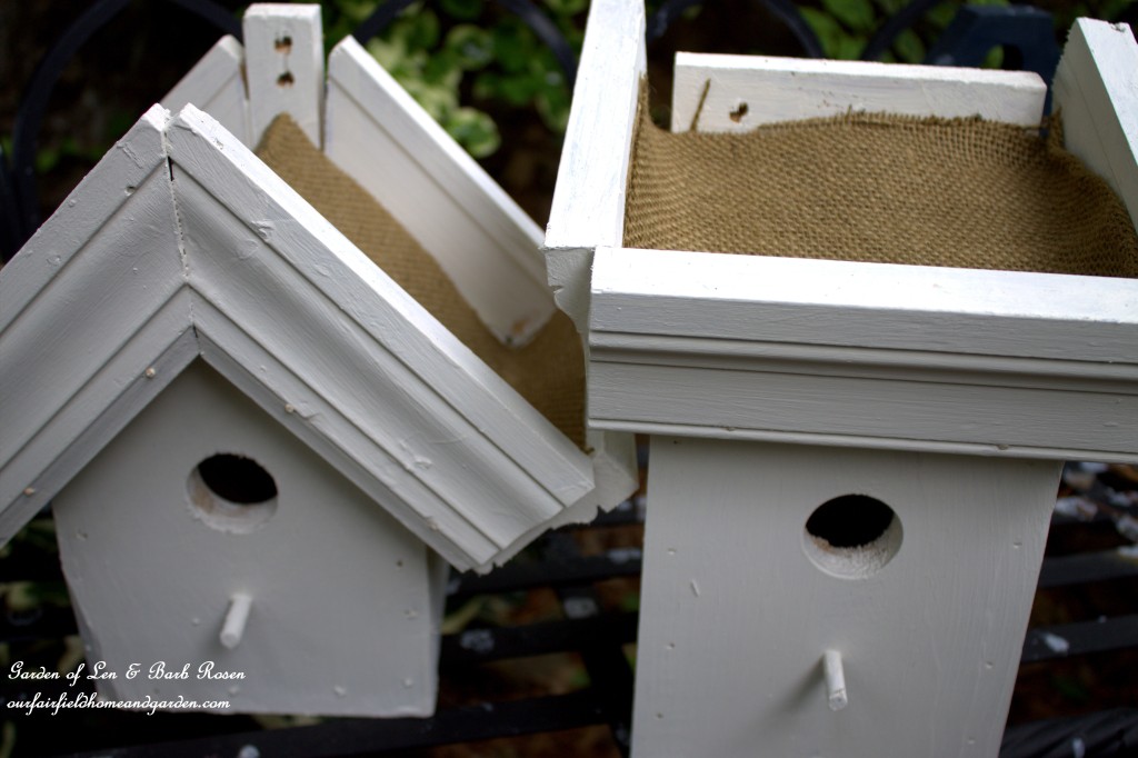 DIY Greenroof Birdhouses https://ourfairfieldhomeandgarden.com/diy-easy-greenroof-birdhouses/