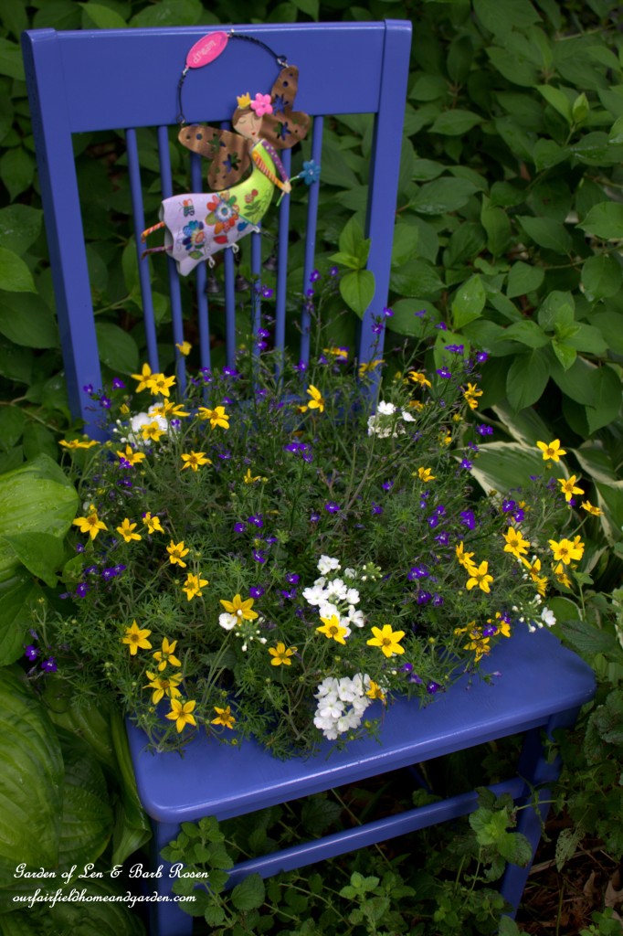 DIY ~ Chair Planter https://ourfairfieldhomeandgarden.com/diy-chair-planter/