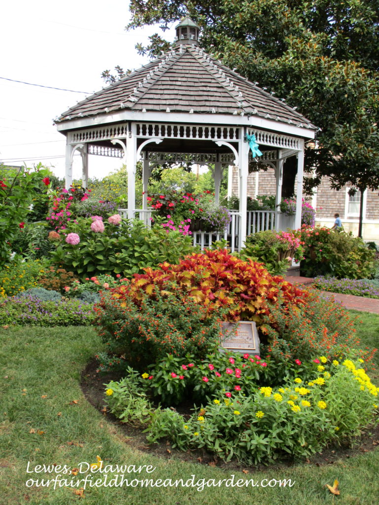 Lewes Beach, DE https://ourfairfieldhomeandgarden.com/field-trip-lewes-beach-get-a-way/