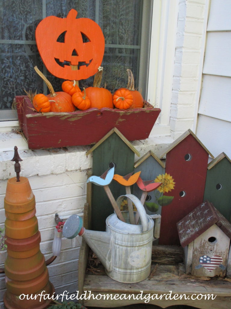 Natural Fall Decorating https://ourfairfieldhomeandgarden.com/decorate-for-fall-naturally/