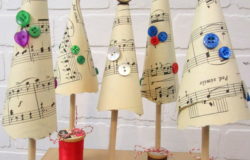Music Sheet Christmas Tree